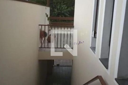 Casa à venda com 3 quartos, 197m² em Jardim Namba, São Paulo