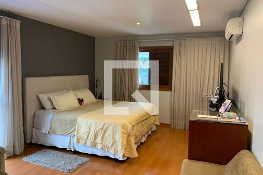 Casa à venda com 5 quartos, 594m² em Jardim Leonor, São Paulo