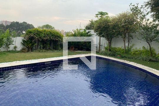 Casa à venda com 5 quartos, 594m² em Jardim Leonor, São Paulo