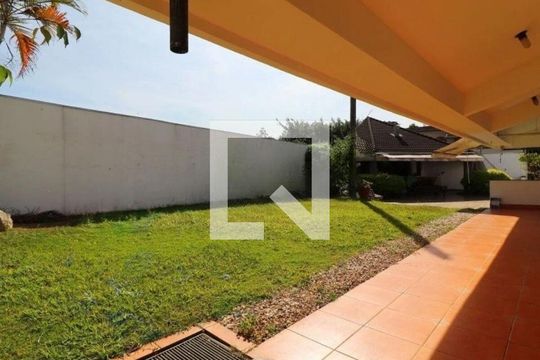 Casa à venda com 4 quartos, 800m² em Jardim Cordeiro, São Paulo