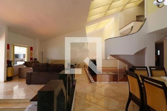 Casa à venda com 4 quartos, 800m² em Jardim Cordeiro, São Paulo