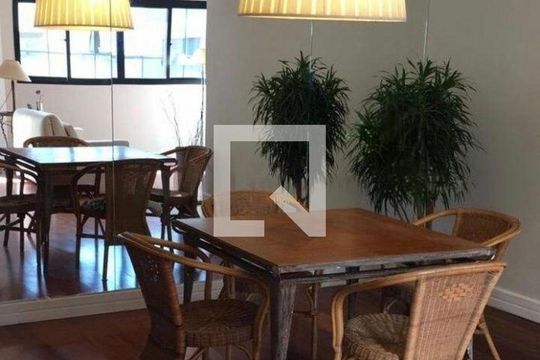 Apartamento à venda com 2 quartos, 90m² em Vila Olímpia, São Paulo