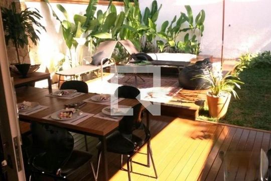 Casa à venda com 3 quartos, 409m² em Jardim Viana, São Paulo