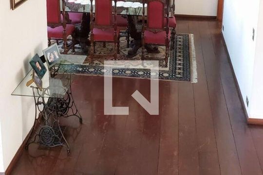 Casa à venda com 4 quartos, 375m² em Vila Tramontano, São Paulo