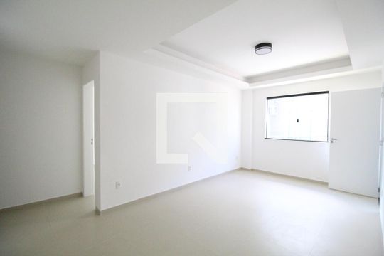 Sala de apartamento para alugar com 2 quartos, 75m² em Taquara, Rio de Janeiro