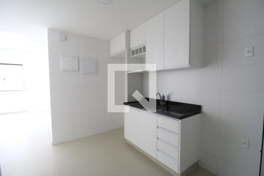 Cozinha de apartamento para alugar com 2 quartos, 75m² em Taquara, Rio de Janeiro