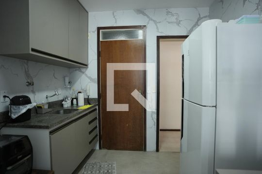 Cozinha de apartamento para alugar com 3 quartos, 96m² em Costa Azul, Salvador
