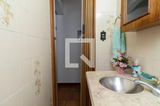 Lavabo de casa à venda com 3 quartos, 141m² em Vila Nhocuné, São Paulo