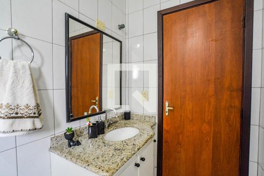 Banheiro da Suíte de apartamento à venda com 2 quartos, 68m² em Vila Valparaíso, Santo André