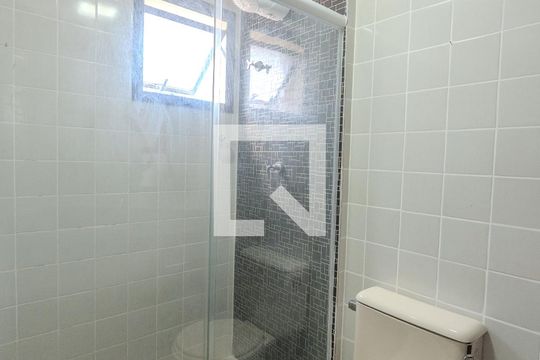 Banheiro de kitnet/studio para alugar com 1 quarto, 30m² em Bela Vista, São Paulo