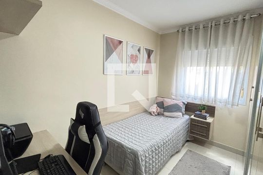 Quarto de apartamento à venda com 2 quartos, 78m² em Campestre, Santo André