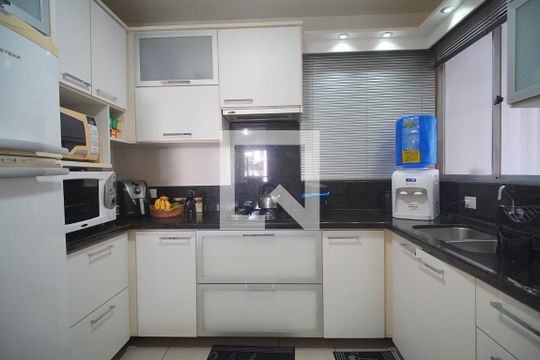 Cozinha de apartamento à venda com 2 quartos, 86m² em Vila Rosa, Novo Hamburgo