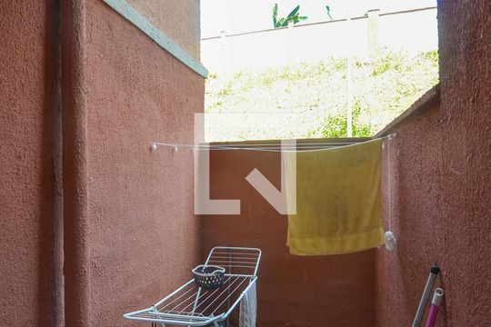 Garden de casa para alugar com 1 quarto, 48m² em Santa Amélia, Belford Roxo