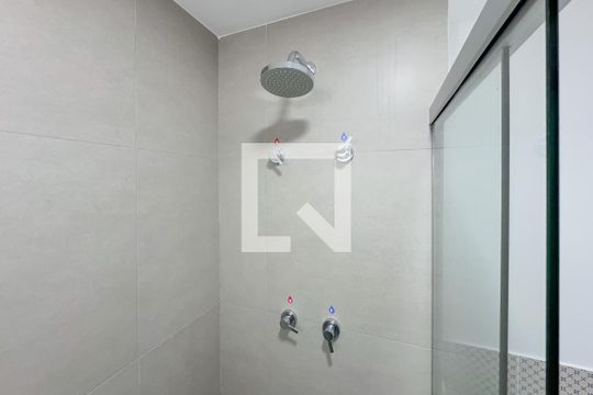 Banheiro de kitnet/studio à venda com 1 quarto, 22m² em Paraíso, São Paulo
