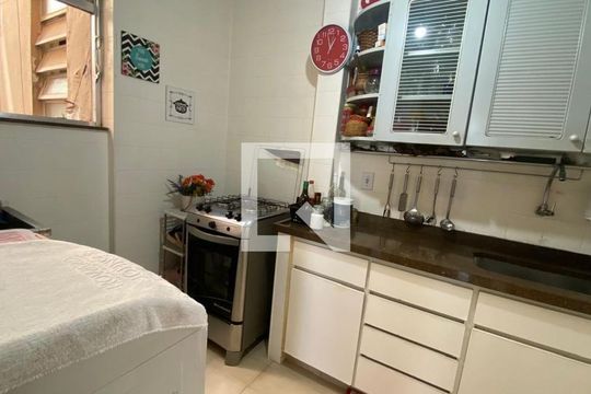 Apartamento à venda com 1 quarto, 50m² em Charitas, Niterói