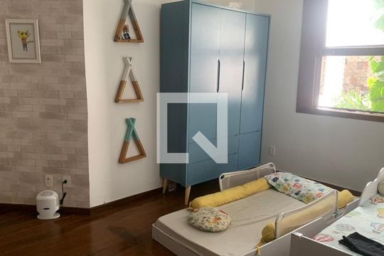 Casa à venda com 4 quartos, 250m² em Pendotiba, Niterói
