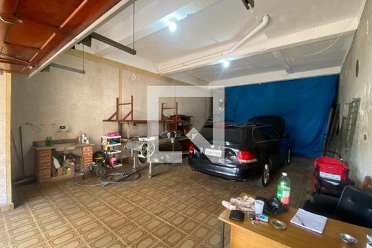 Garagem de casa à venda com 3 quartos, 220m² em Vila Invernada, São Paulo