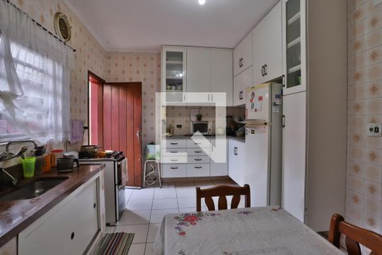 Cozinha de casa à venda com 3 quartos, 220m² em Vila Invernada, São Paulo