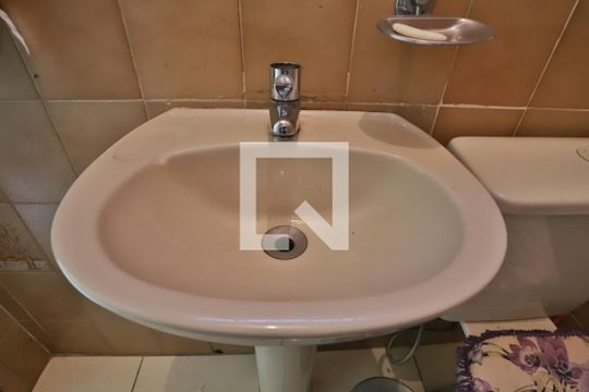 Lavabo de casa à venda com 3 quartos, 220m² em Vila Invernada, São Paulo