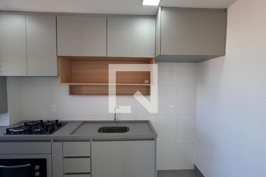 Cozinha de apartamento para alugar com 1 quarto, 33m² em Parque Industrial, Campinas