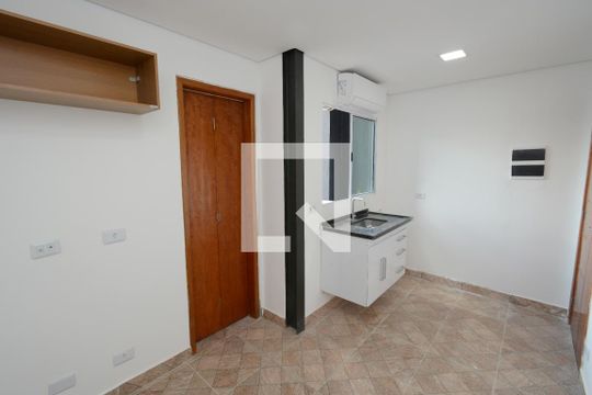 Kitnet/Studio para alugar com 1 quarto, 18m² em Vila Castelo, São Paulo