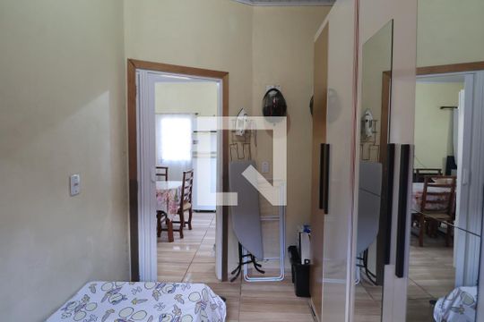 Quarto 1 de casa à venda com 2 quartos, 48m² em Mathias Velho, Canoas