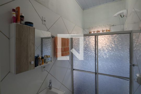 Banheiro de casa à venda com 2 quartos, 48m² em Mathias Velho, Canoas