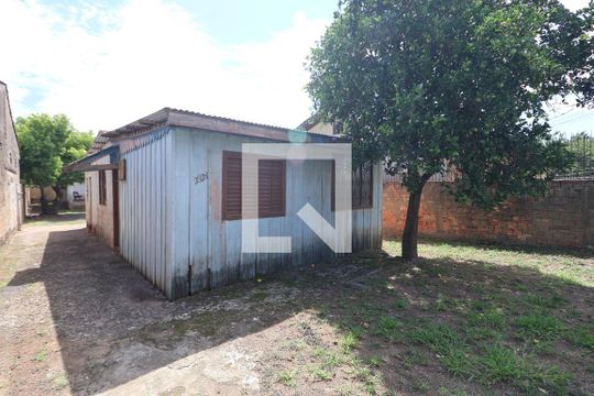 Área externa de casa à venda com 2 quartos, 48m² em Mathias Velho, Canoas