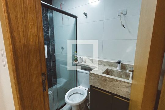 Banheiro de casa de condomínio à venda com 2 quartos, 52m² em Água Fria, São Paulo