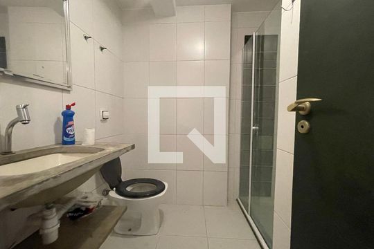 Banheiro Social de apartamento para alugar com 2 quartos, 64m² em Butantã, São Paulo