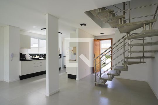 Casa de Condomínio para alugar com 3 quartos, 120m² em Morro das Pedras, Florianópolis