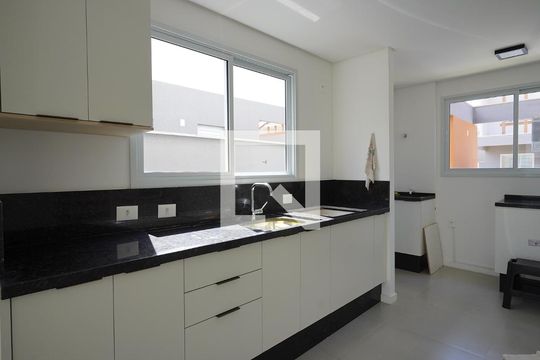 Cozinha de casa de condomínio para alugar com 3 quartos, 120m² em Morro das Pedras, Florianópolis