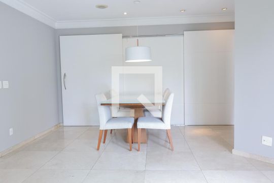 Apartamento à venda com 2 quartos, 95m² em Moema, São Paulo
