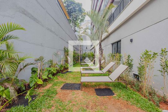 Piscina de kitnet/studio para alugar com 1 quarto, 24m² em Pinheiros, São Paulo