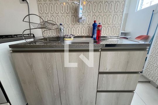Cozinha de apartamento para alugar com 1 quarto, 69m² em Aparecida, Santos