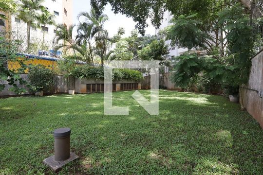 Área comum de apartamento à venda com 3 quartos, 251m² em Real Parque, São Paulo
