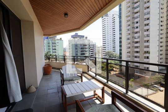 Varanda da Sala de apartamento à venda com 3 quartos, 251m² em Real Parque, São Paulo