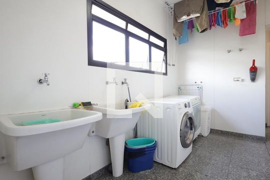 Área de Serviço de apartamento à venda com 3 quartos, 251m² em Real Parque, São Paulo