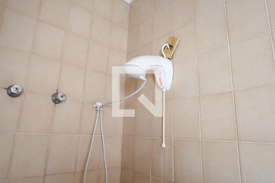 Banheiro 2 de casa para alugar com 4 quartos, 258m² em Jardim das Paineiras, Campinas