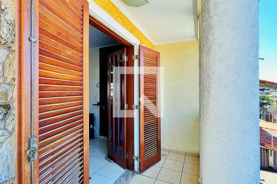Varanda da Suíte 1 de casa à venda com 3 quartos, 138m² em Jardim Santa Mena, Guarulhos