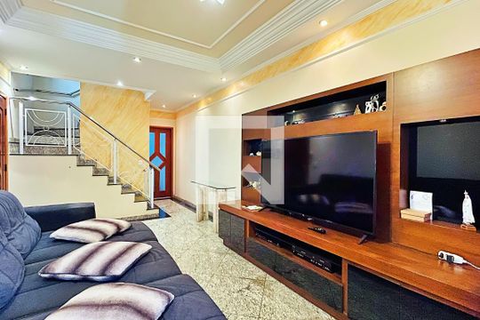 Sala de casa à venda com 3 quartos, 138m² em Jardim Santa Mena, Guarulhos