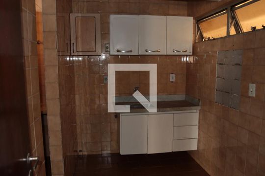 Cozinha de apartamento para alugar com 2 quartos, 60m² em Setor Oeste, Goiânia