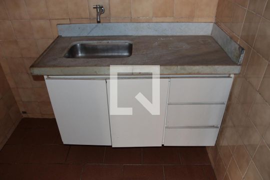 Cozinha de apartamento para alugar com 2 quartos, 60m² em Setor Oeste, Goiânia