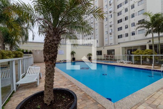 Área comum - Piscina de apartamento à venda com 2 quartos, 46m² em Humaitá, Porto Alegre