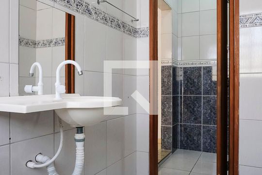 Banheiro  de casa para alugar com 1 quarto, 70m² em Rudge Ramos, São Bernardo do Campo