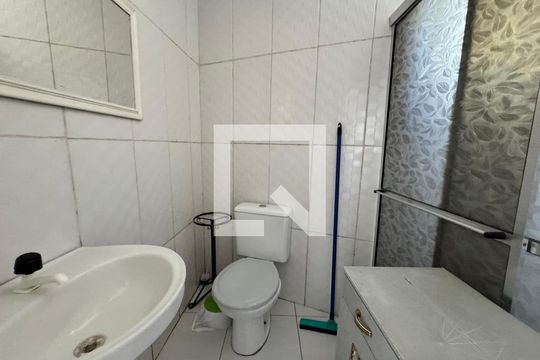 Banheiro de kitnet/studio à venda com 1 quarto, 48m² em Campina, São Leopoldo