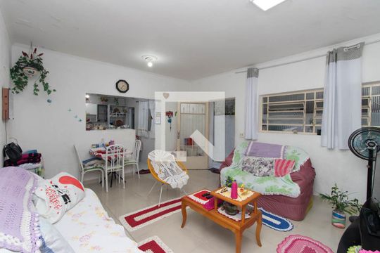Casa à venda com 4 quartos, 210m² em Parque Edu Chaves, São Paulo