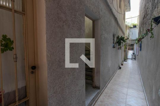 Corredor externo de casa à venda com 4 quartos, 210m² em Parque Edu Chaves, São Paulo