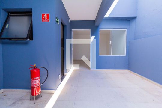 Quintal de casa para alugar com 4 quartos, 165m² em Chácara Seis de Outubro, São Paulo