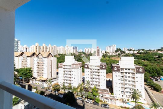 VISTA DA VARANDA Sala de apartamento à venda com 3 quartos, 82m² em Mansões Santo Antônio, Campinas